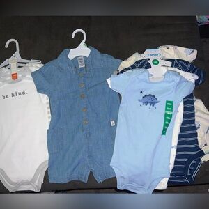 7x piece set -18 months - BABY BOY Carter's Denim Blue Button romper + 6 onesies